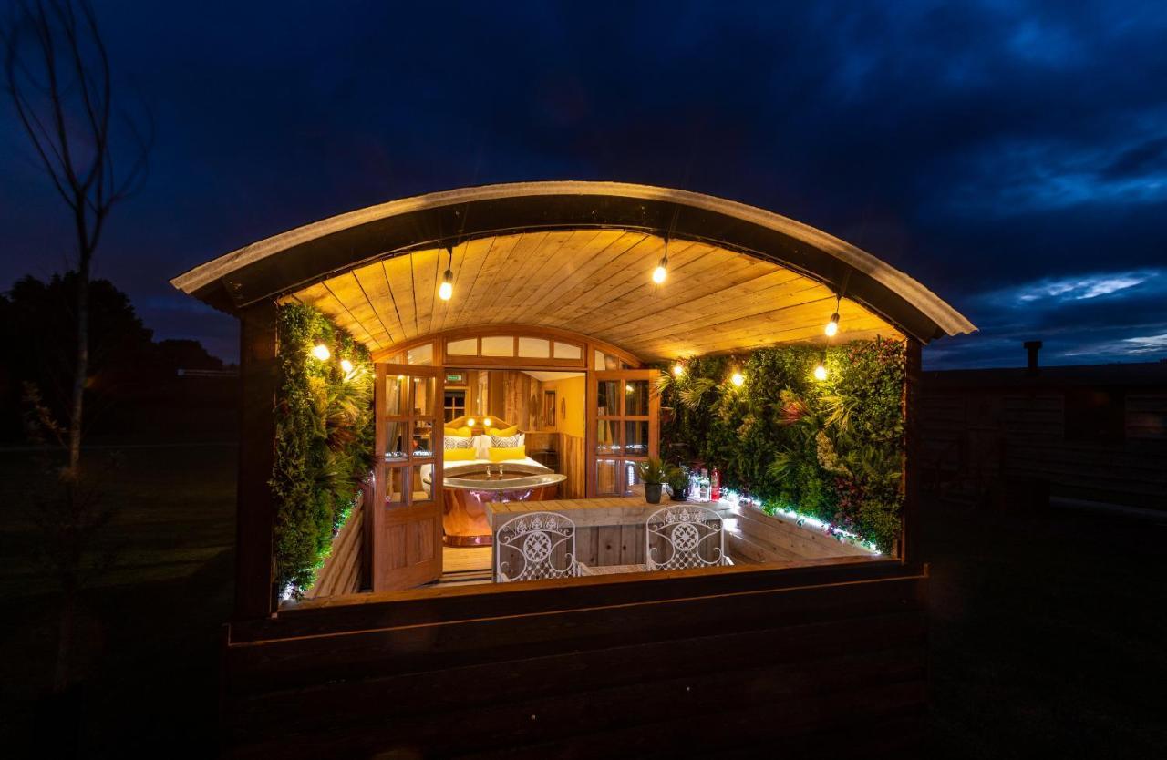 Ashwood Shepherd Hut -Ockeridge Rural Retreats Lägenhet Worcester Exteriör bild