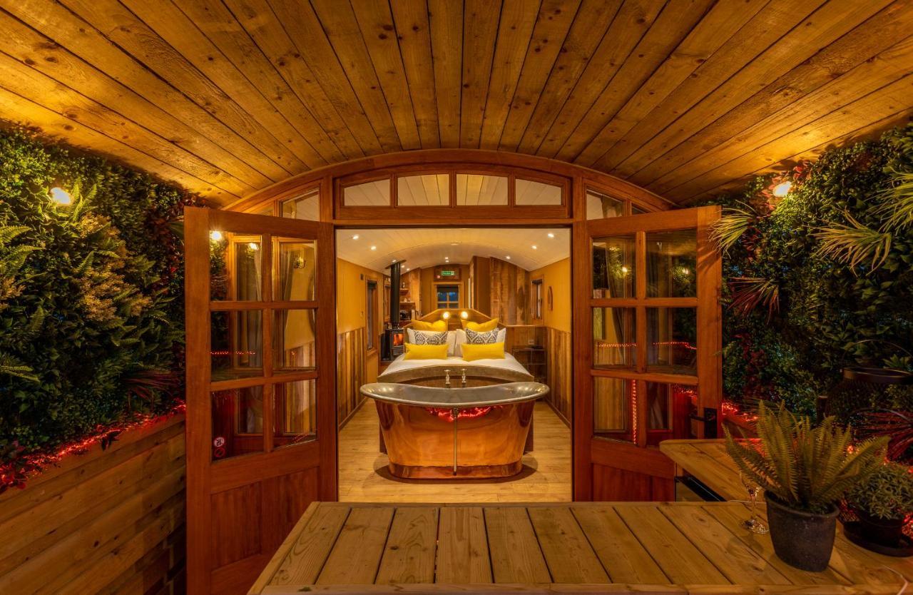 Ashwood Shepherd Hut -Ockeridge Rural Retreats Lägenhet Worcester Exteriör bild