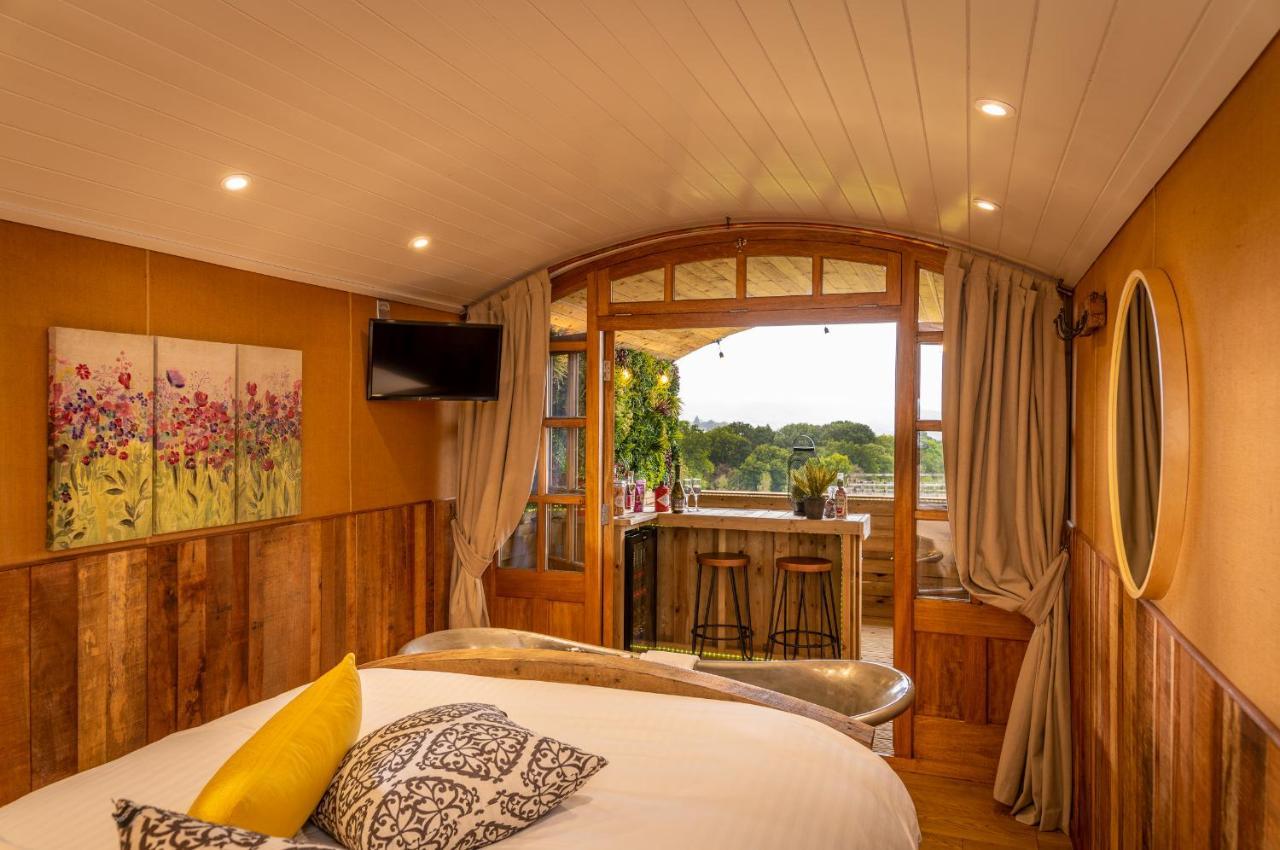 Ashwood Shepherd Hut -Ockeridge Rural Retreats Lägenhet Worcester Exteriör bild