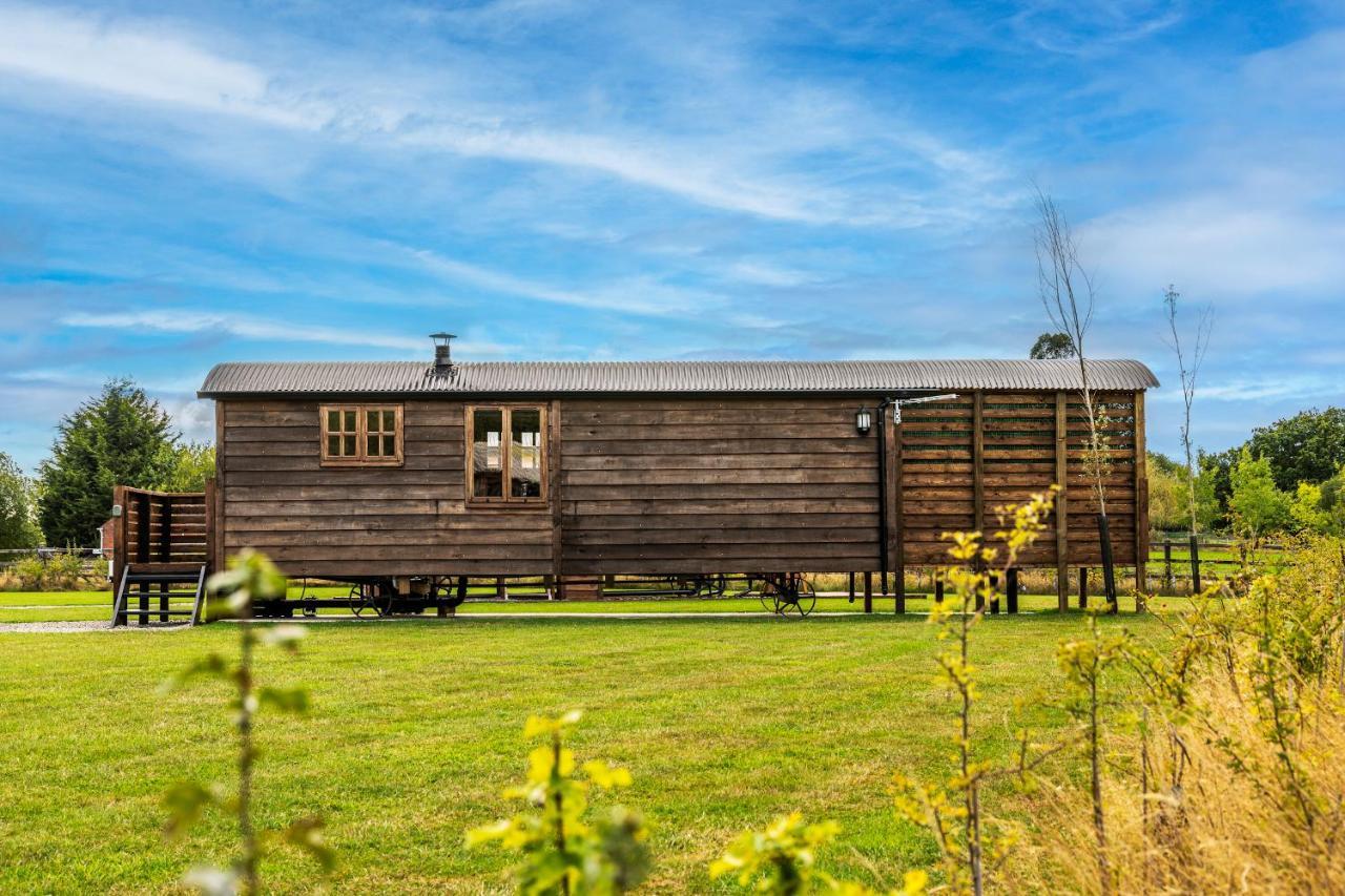 Ashwood Shepherd Hut -Ockeridge Rural Retreats Lägenhet Worcester Exteriör bild